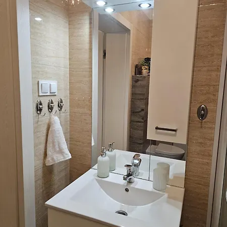 2 Bed Apartment In Zyrardow Exterior photo