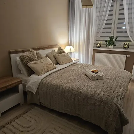 2 Bed Apartment In Zyrardow Exterior photo