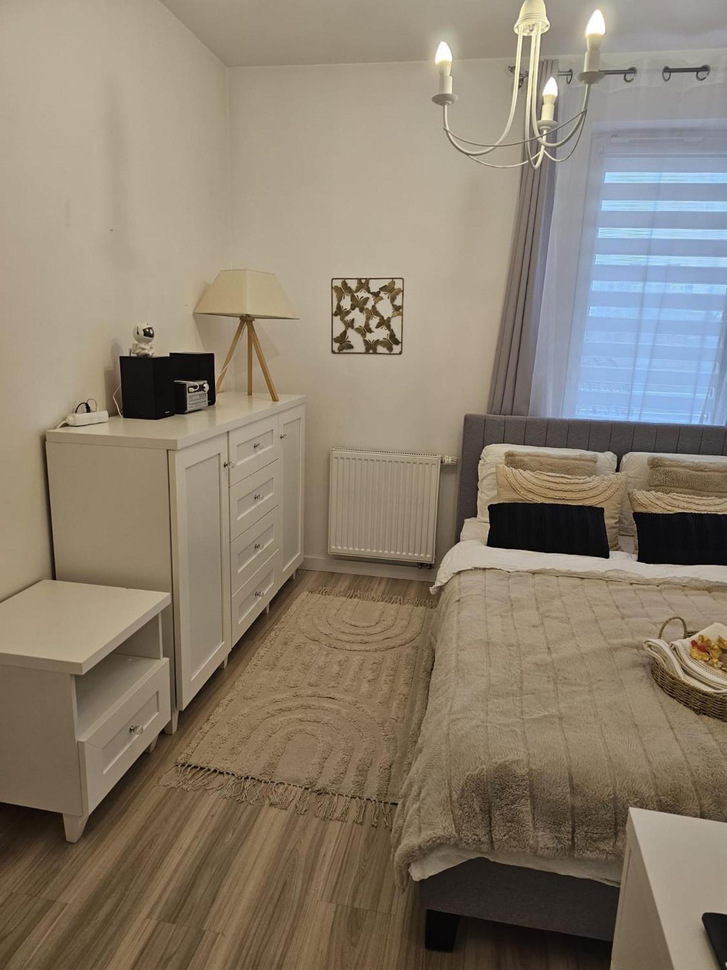 2 Bed In Apartment