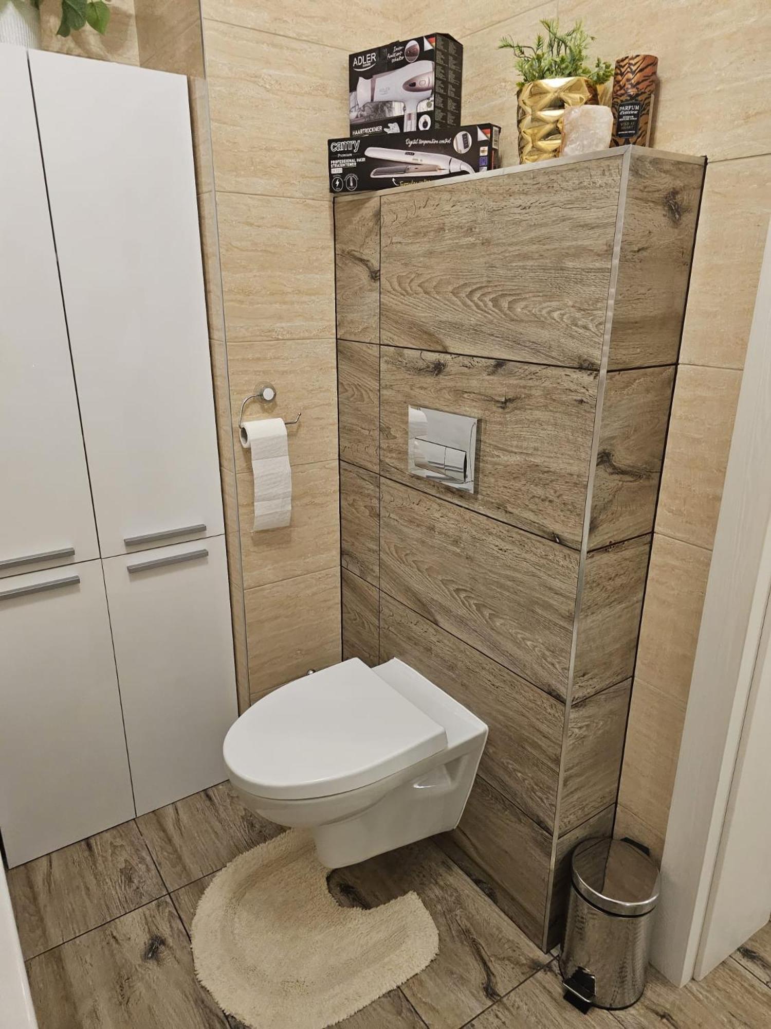2 Bed In Apartment Zyrardow