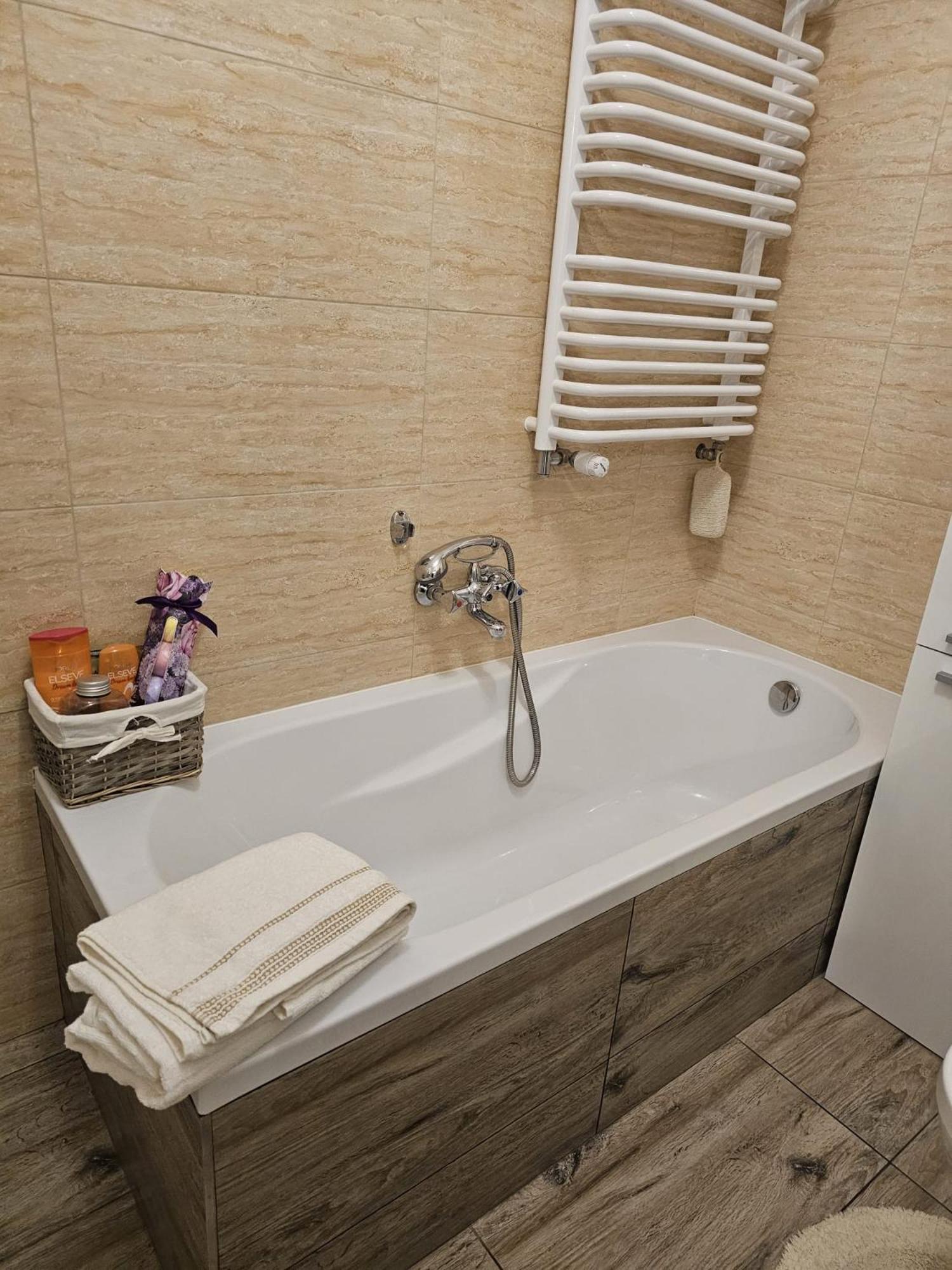2 Bed In Zyrardow